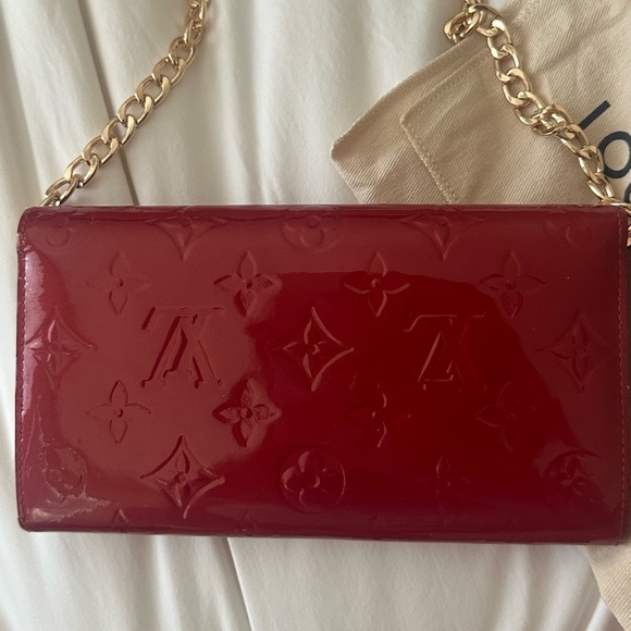 Louis Vuitton Vernis Sarah Wallet/Crossbody with Gold Chain in Cherry Red - Picture 9 of 16